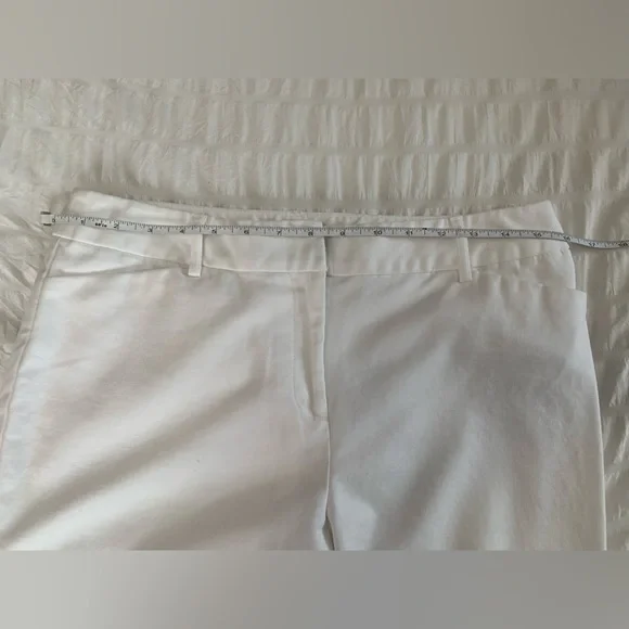 Liz Claiborne White Cropped Pants - Picture 10 of 16